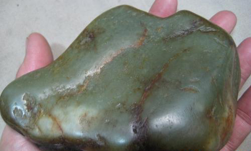 和田玉黑青籽有黑羊脂一说吗,它被誉为什么