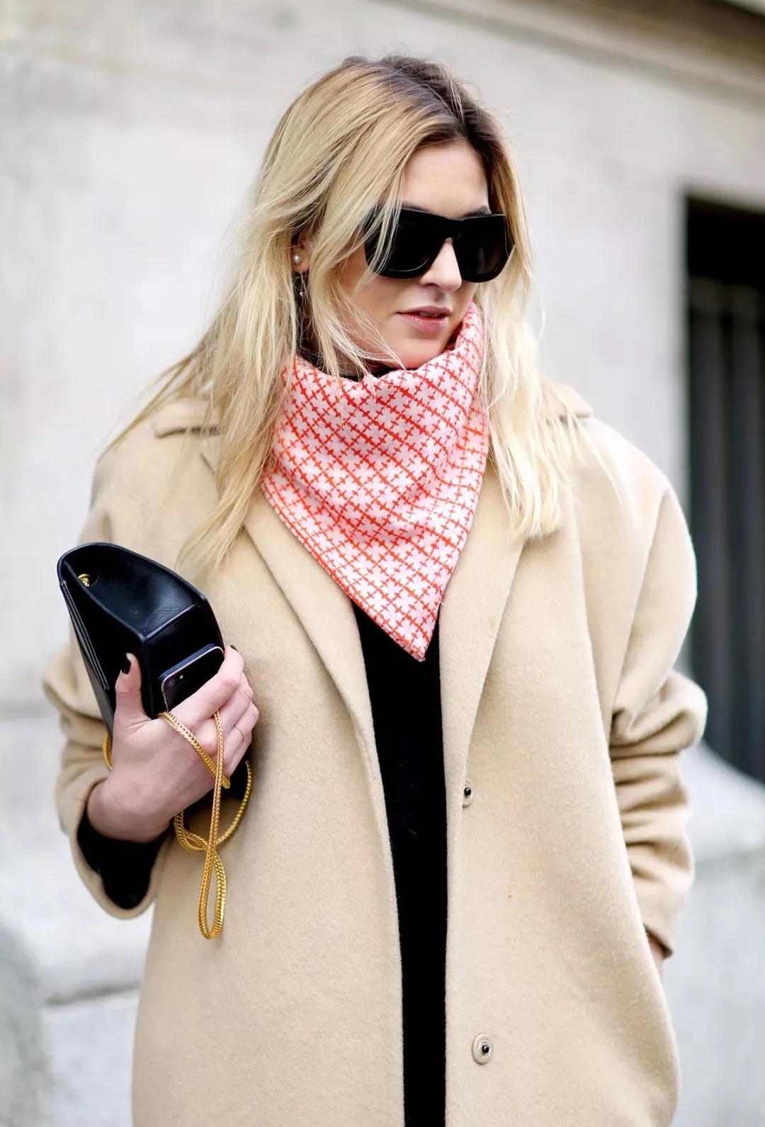 小方巾各种系法时尚,小方巾的10种最美系法配大衣