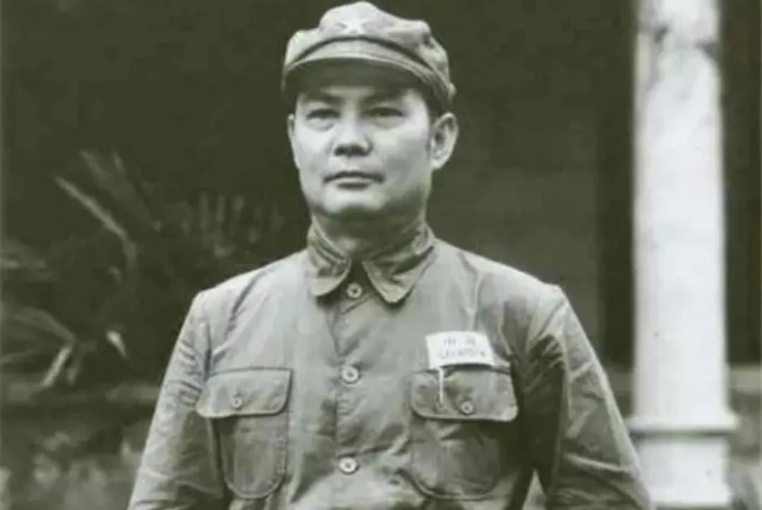 1949年，是谁提议将中南海，作为*党**中央办公地点的？