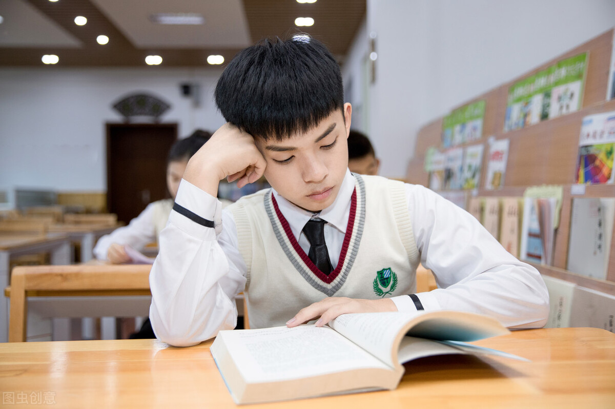 春天的早晨作文300字左右,小学校园的早晨优秀作文