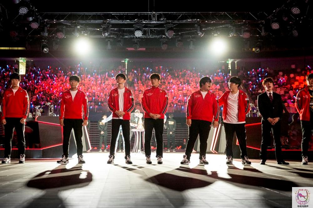 抛弃奇迹红！T1队史首次采用“金色”队标“纯白”队服出战S11