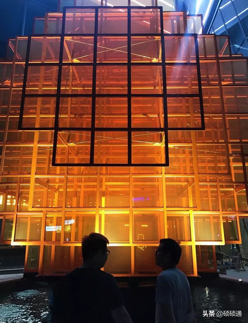 有创意的装置艺术作品,动力雕塑艺术地标