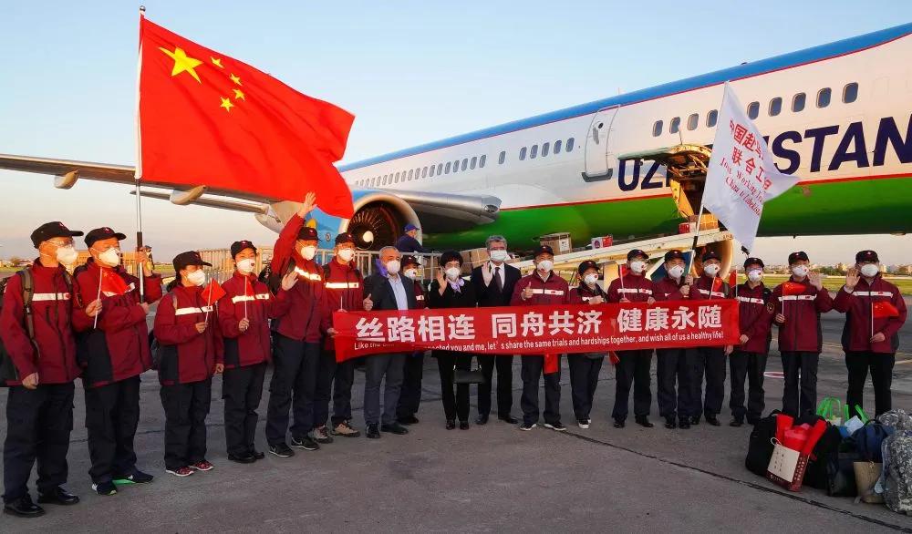 向支援上海抗疫一线的英雄们致敬,永远铭记这位抗疫英雄