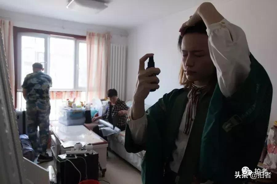 “女装大佬”木木：我更愿意被称作美妆博主