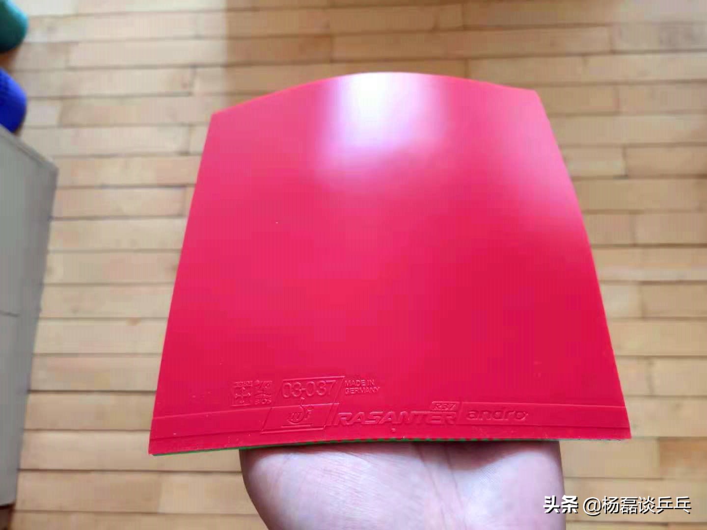 新胶皮旧底板刷几遍,新胶皮