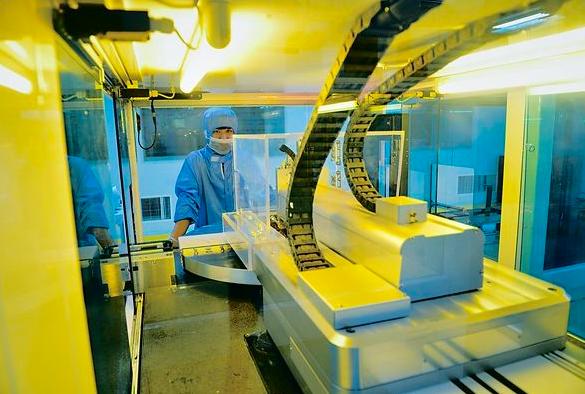 连续亏损14年，国家却拿3062亿扶持，京东方最终逆袭，成世界第一