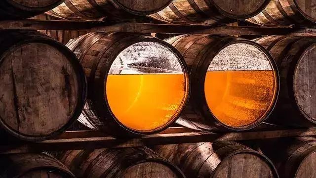 分享一个品威士忌的诀窍,解密威士忌的橡木桶