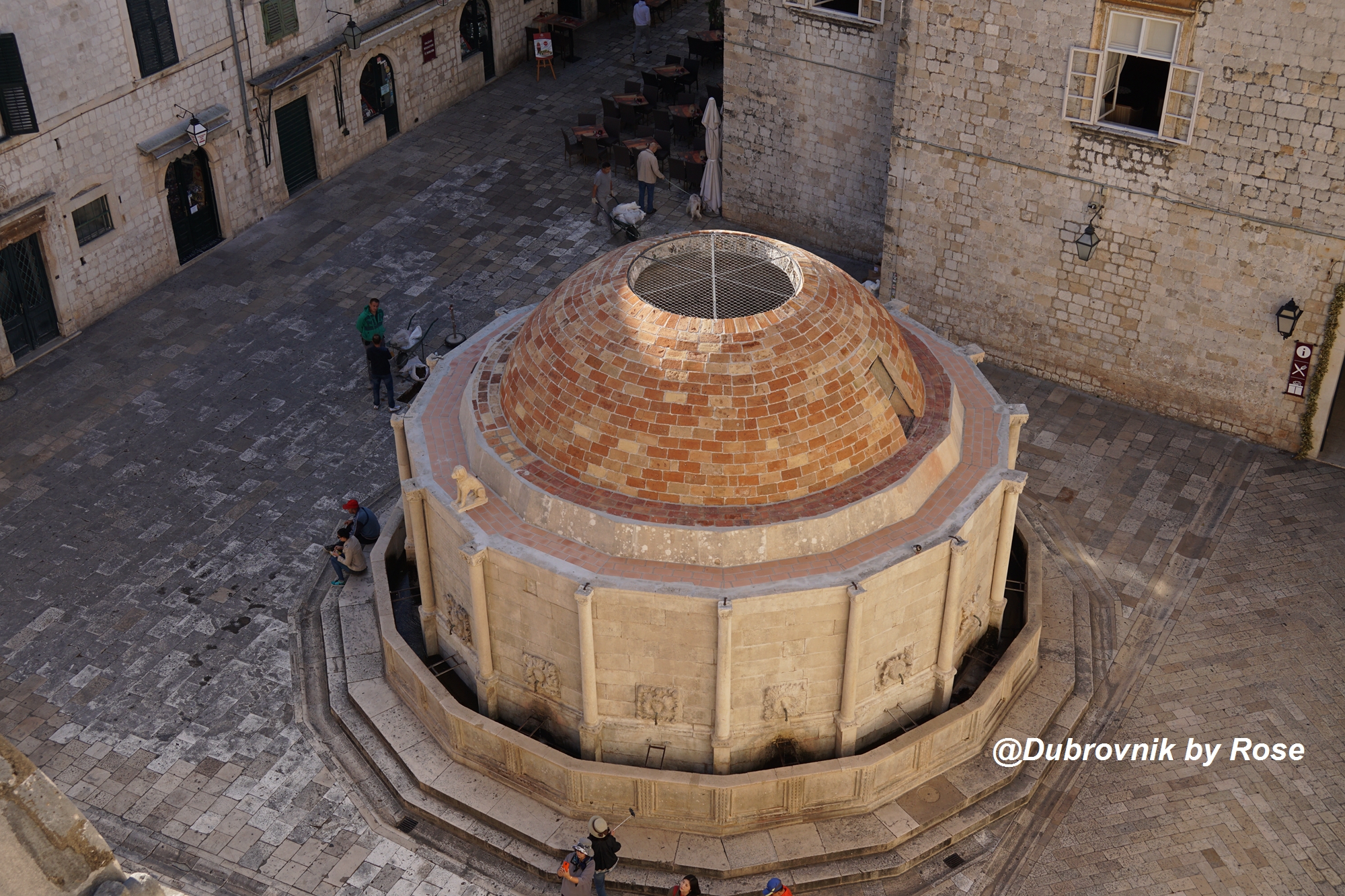 克罗地亚圣托里尼,克罗地亚和圣托里尼