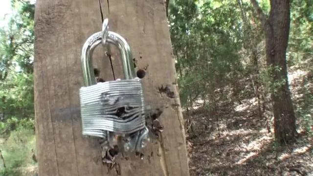 现实中能用手枪开锁吗,用枪开锁真的很容易吗