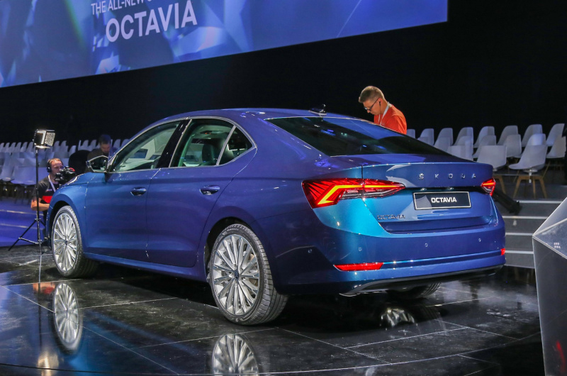 全新斯柯达明锐实车亮相,斯柯达明锐新款尾标