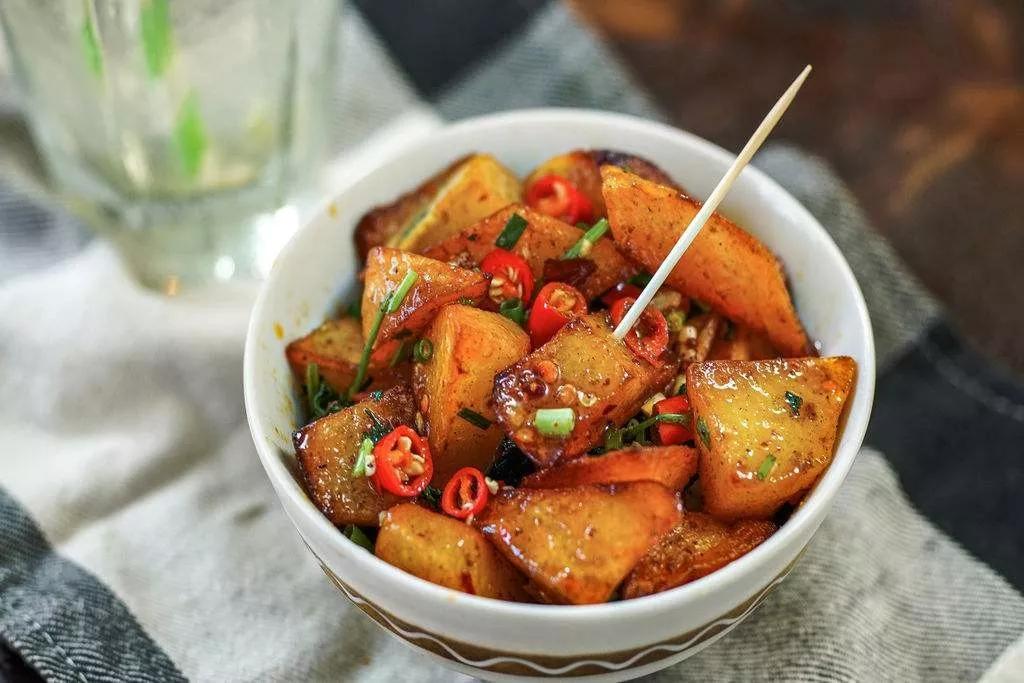 最新成都的网红小吃街有哪些,成都建设路网红店