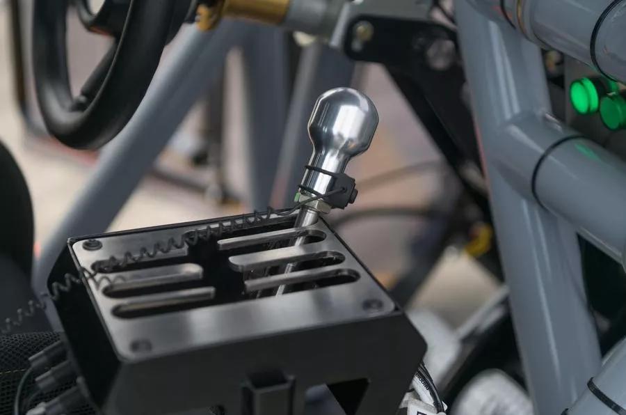 铁牛改装大马力发动机,铁牛升级碾压超跑