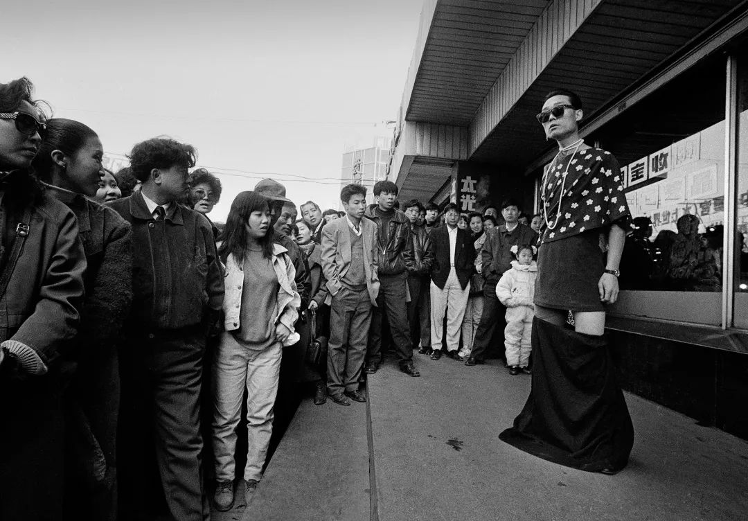从一线记者到摄影艺术家，谢军拍下了即将消逝的时代记忆
