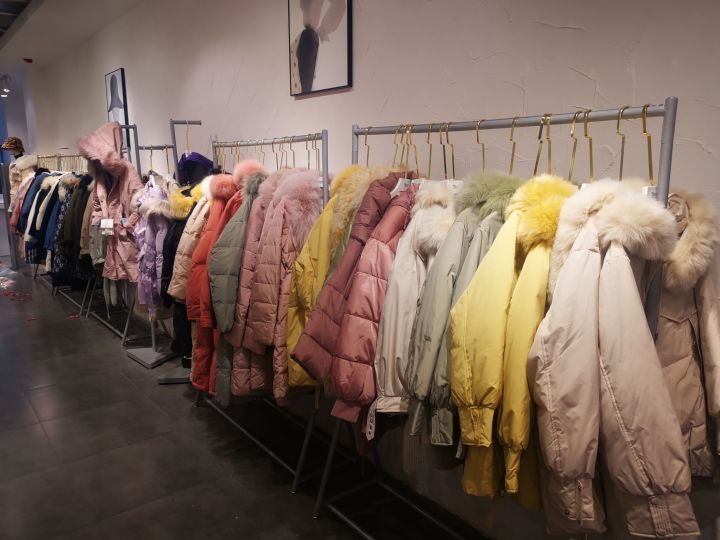 新手加盟服装店必须注意的事项,2021年新手开服装店最全操作攻略