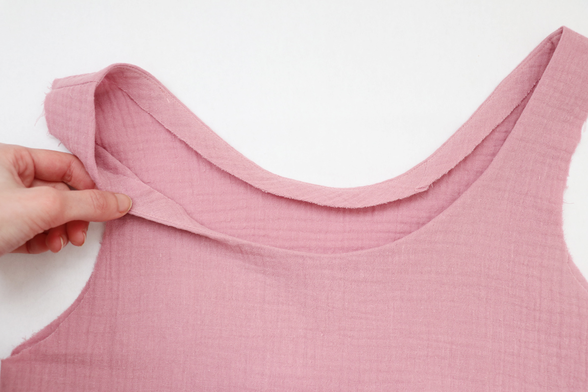 领口缝合法,收缩领口缝法视频教程