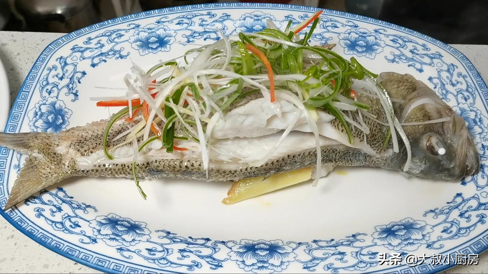 清蒸鲈鱼正确做法要放料酒吗,清蒸鲈鱼放哪些调料比较好吃