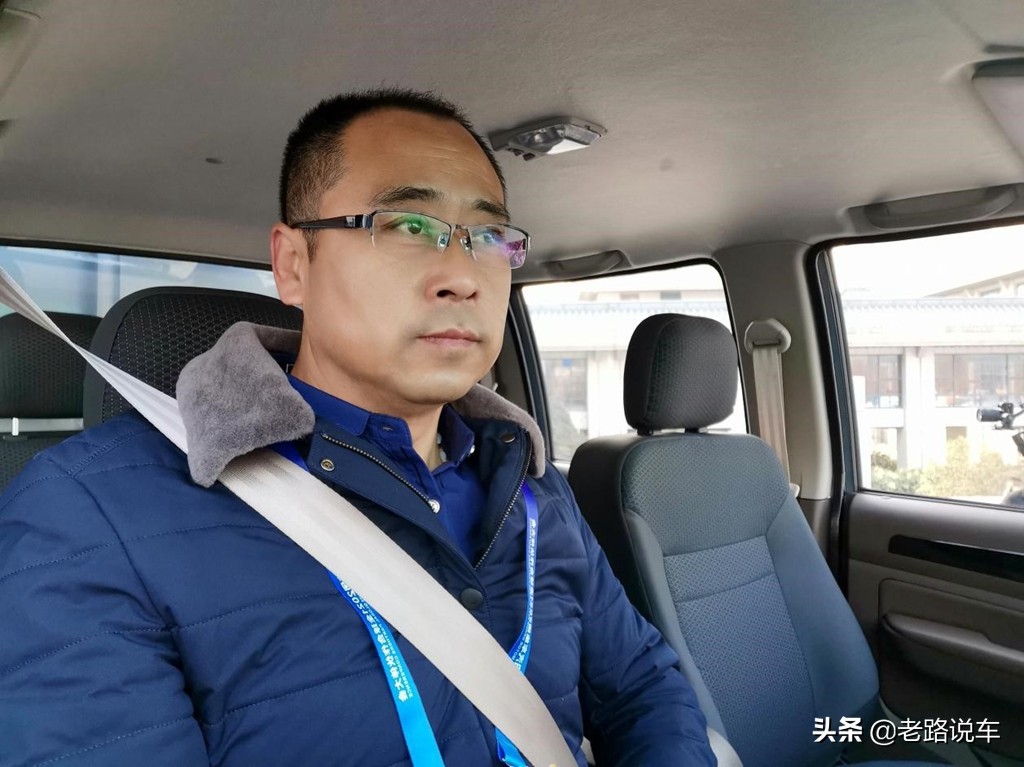 载客、拉货、摆地摊儿三不误——萨普轿卡小货郎