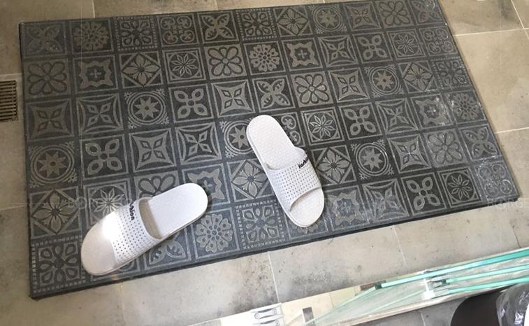 淋浴区瓷砖如何防滑处理,淋浴房地面瓷砖怎么防滑