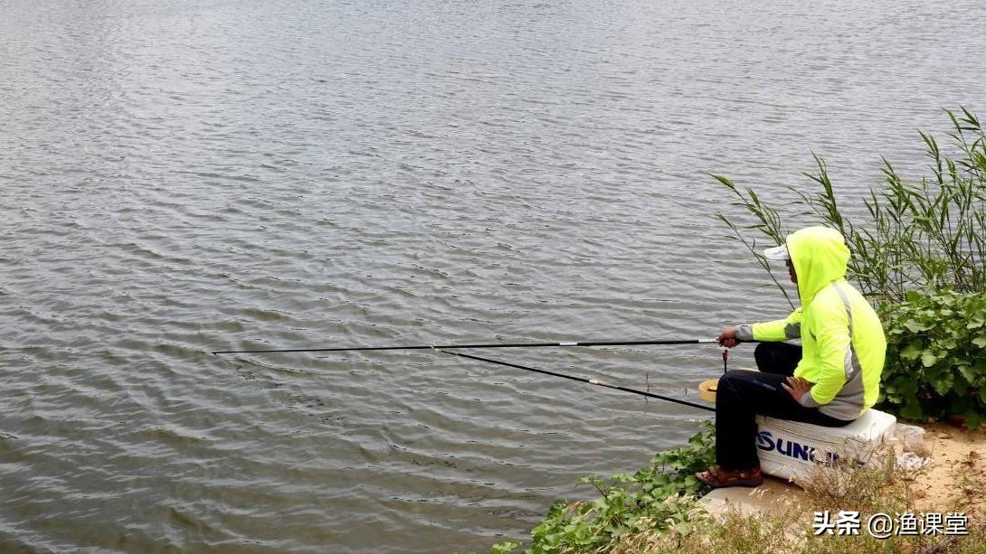 野钓鲫鱼怎么抛竿抛得准,钓了十几年的鱼还是第一次钓鱼