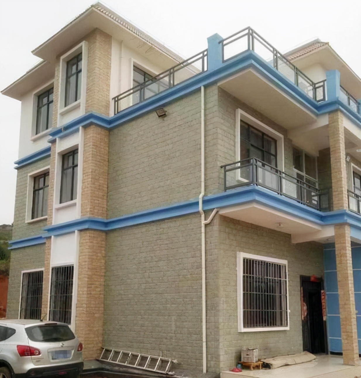 同学家的独栋别墅带院子,同学家农村别墅