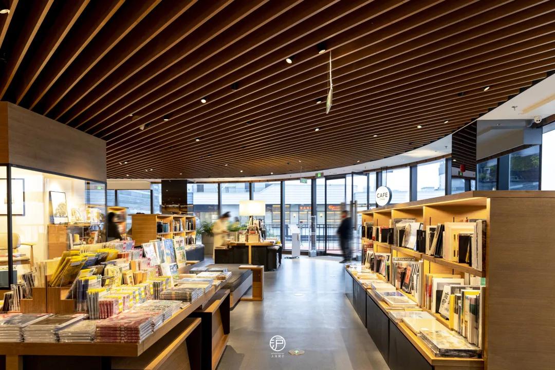 christiandiorcouture前滩太古里店,dior圣诞树前滩太古里