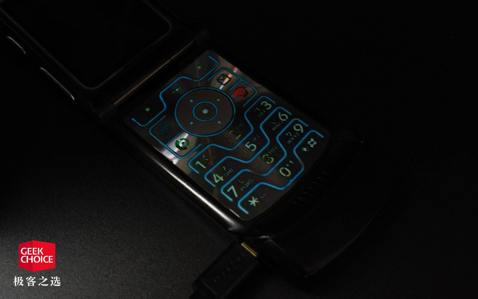 摩托罗拉曾经的翻盖手机,摩托罗拉最经典的翻盖手机