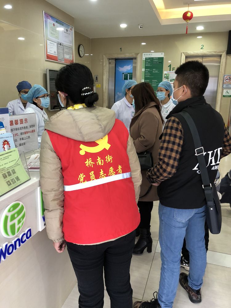 疫不容辞助力社区防疫,疫不容辞冲一线周到服务暖人心