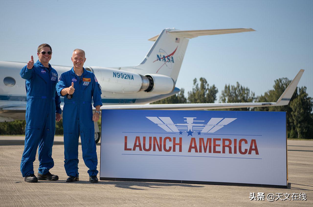 太空酷炫拽，SpaceX时髦太空服引领宇航员新时尚