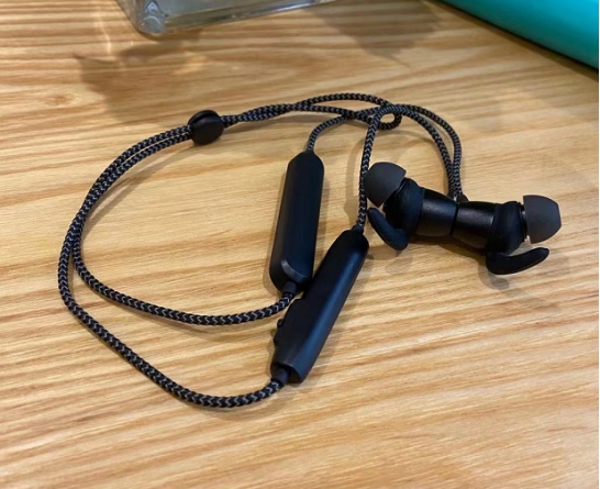 蓝牙耳机运动挂耳式带线最便宜的,如何测评选择挂耳式运动蓝牙耳机