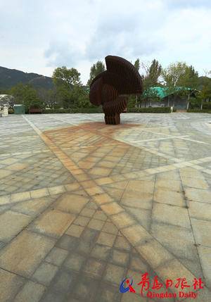 荒草掩路空空荡荡，多个展馆铁将军把门：被李沧区长打零分的世博园究竟怎么了？