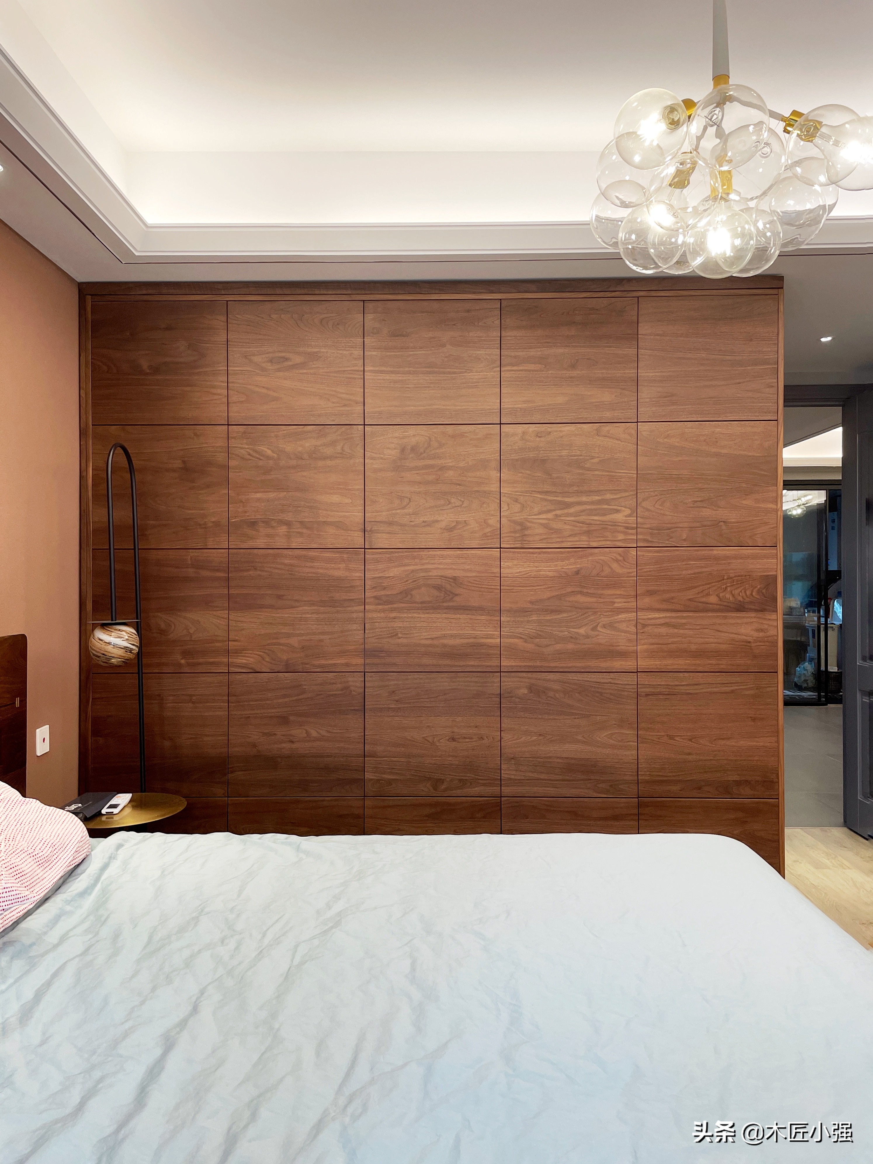 开放衣柜为什么比普通衣柜贵,贵的衣柜和便宜的有什么区别