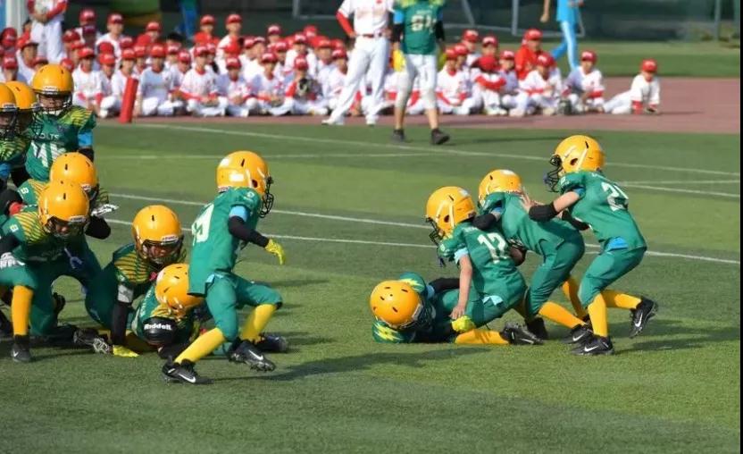 一百多人体育节开场,体育1000人活动