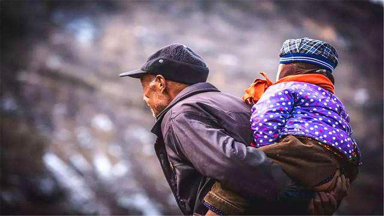 丁克族晚年有什么区别,丁克族和不婚族哪个越老越凄惨