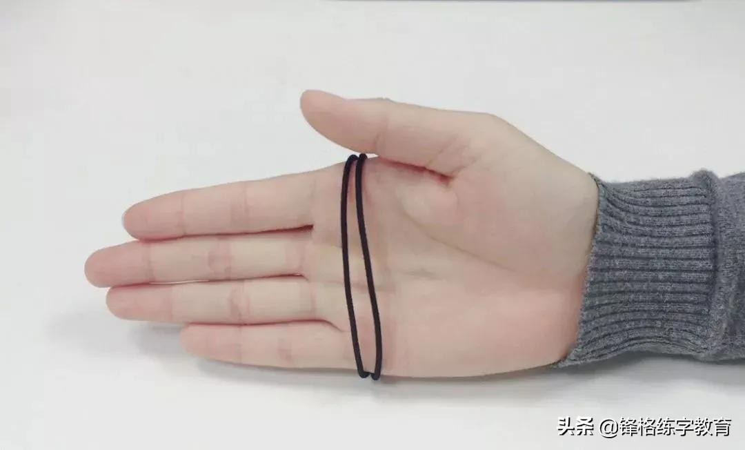 如何快速纠正孩子的握笔姿势,怎样才能给孩子纠正握笔姿势