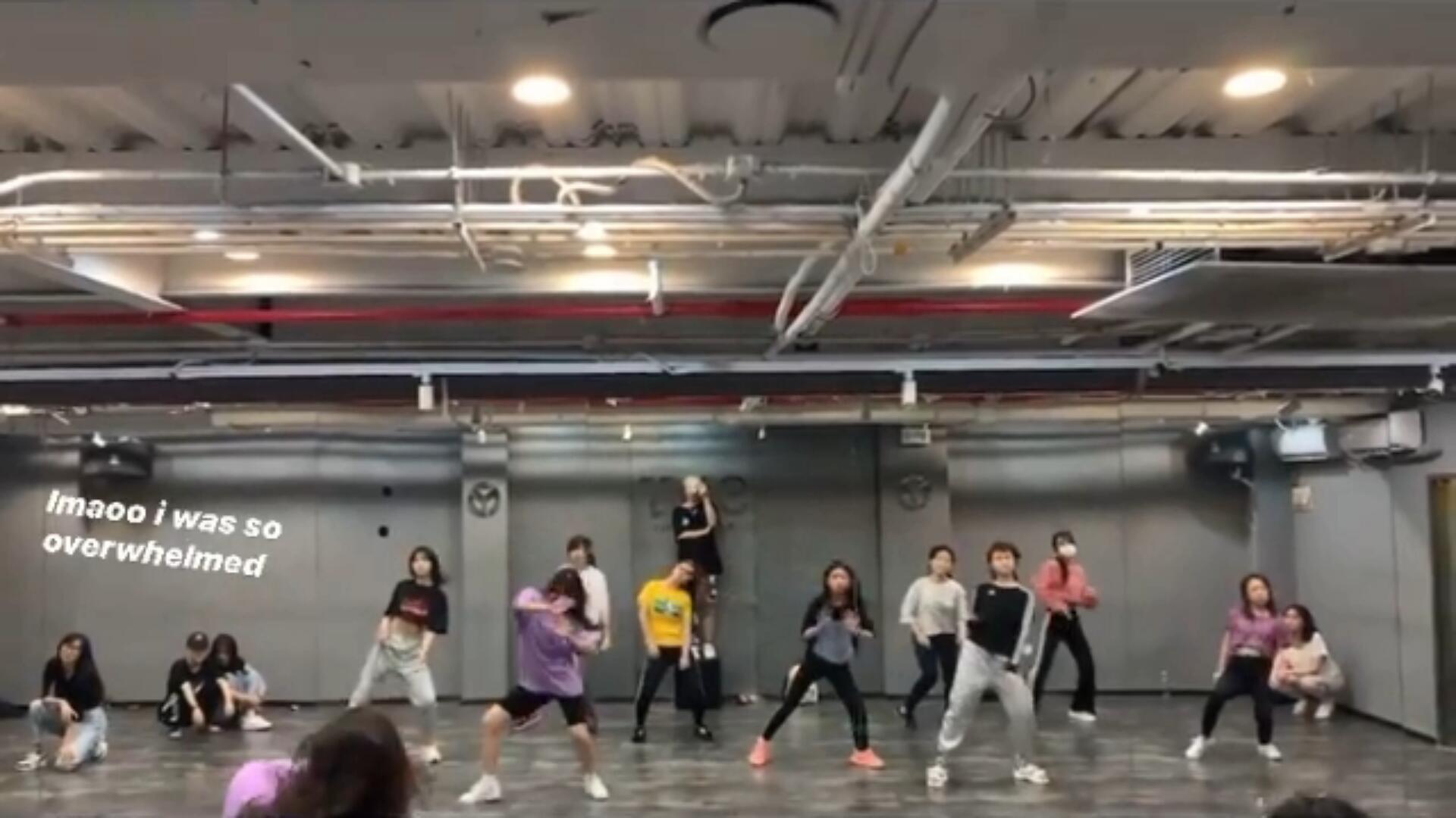 小苹果现照,小苹果美貌抢镜