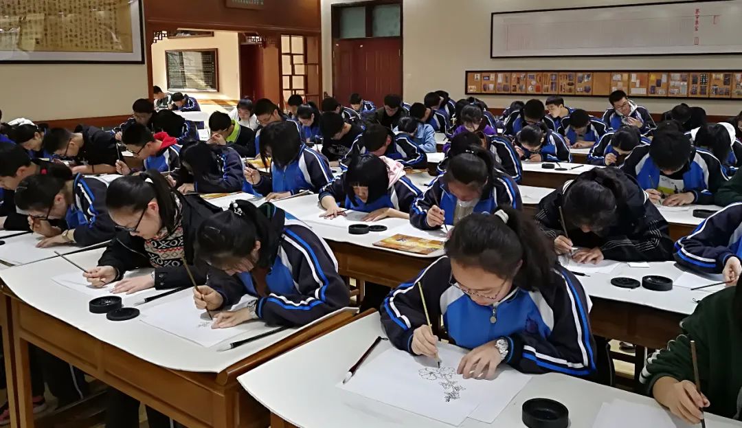 郑州二中和郑州十九中哪个好,郑州19中高中部是好学校吗