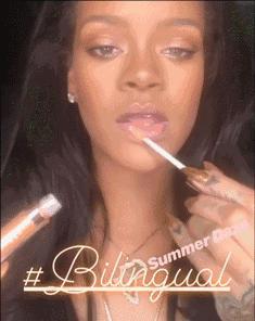 泫雅为什么要丰唇,泫雅太红了怎么办