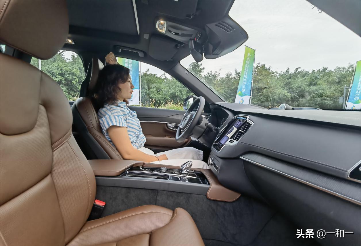 推低配次顶配沃尔沃xc90配置解析,19年沃尔沃xc90最顶配t6白色