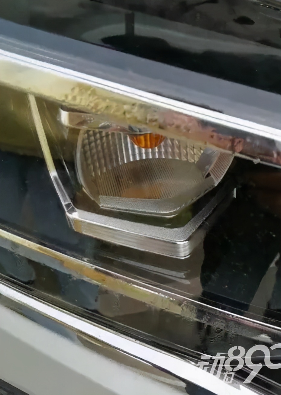 襄阳车主:大灯进水,原厂编号不翼而飞.....