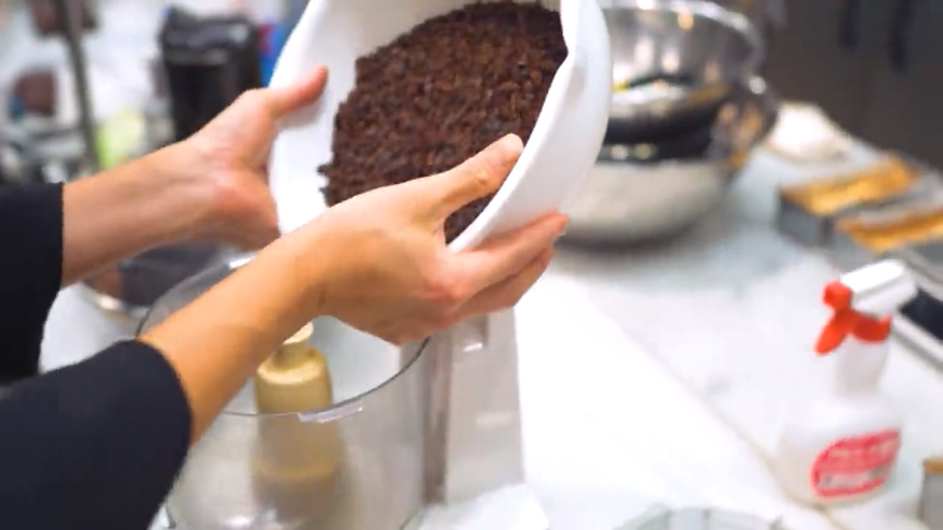 怎样用100%巧克力豆自制巧克力,论一个美味的巧克力的制作过程