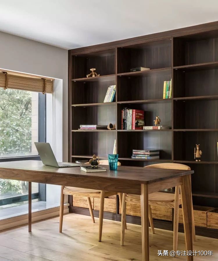 大面积落地窗，绿色肆意增长的家