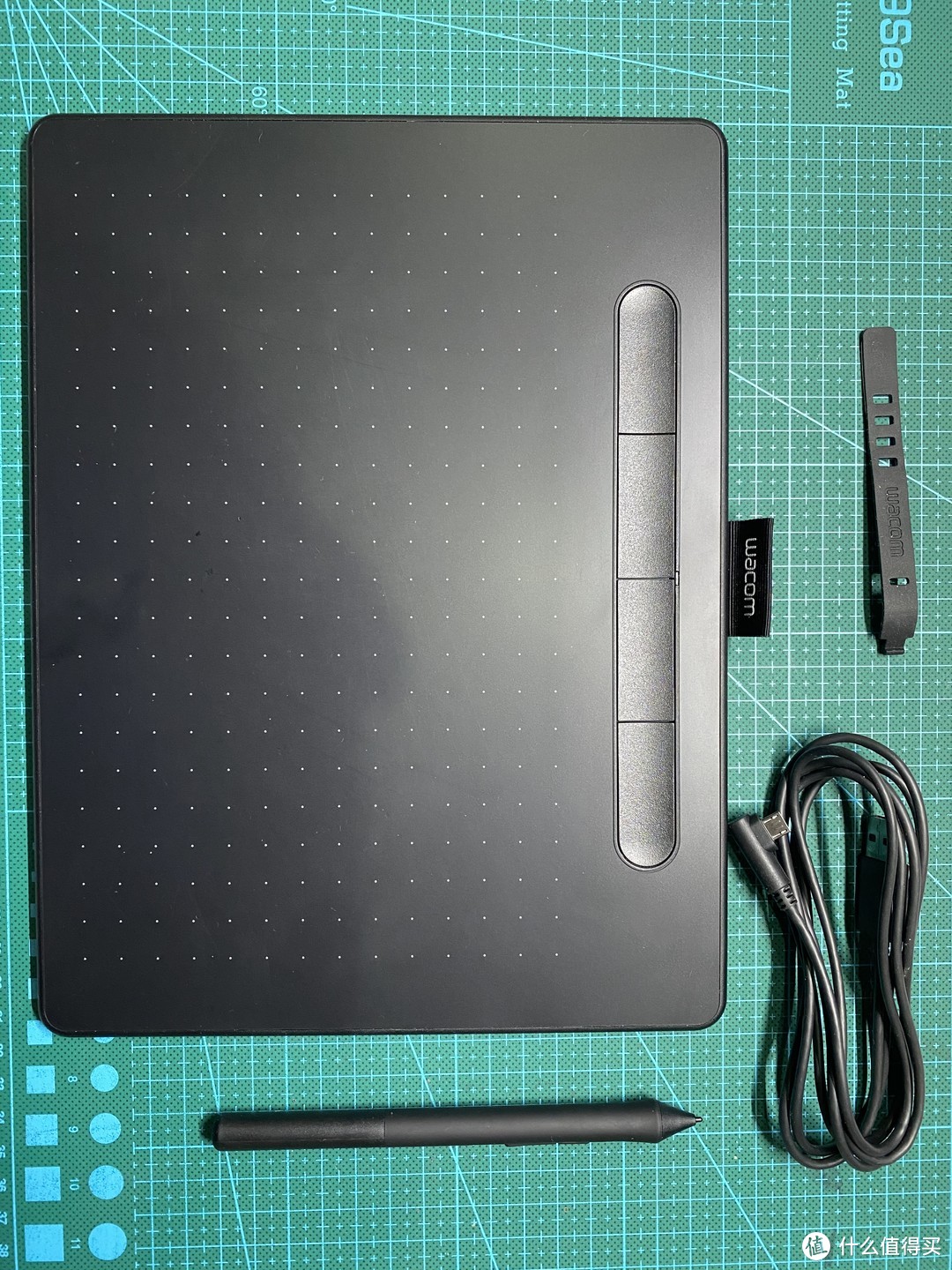 wacom手绘板新手临摹,新手用的wacom新款手绘屏