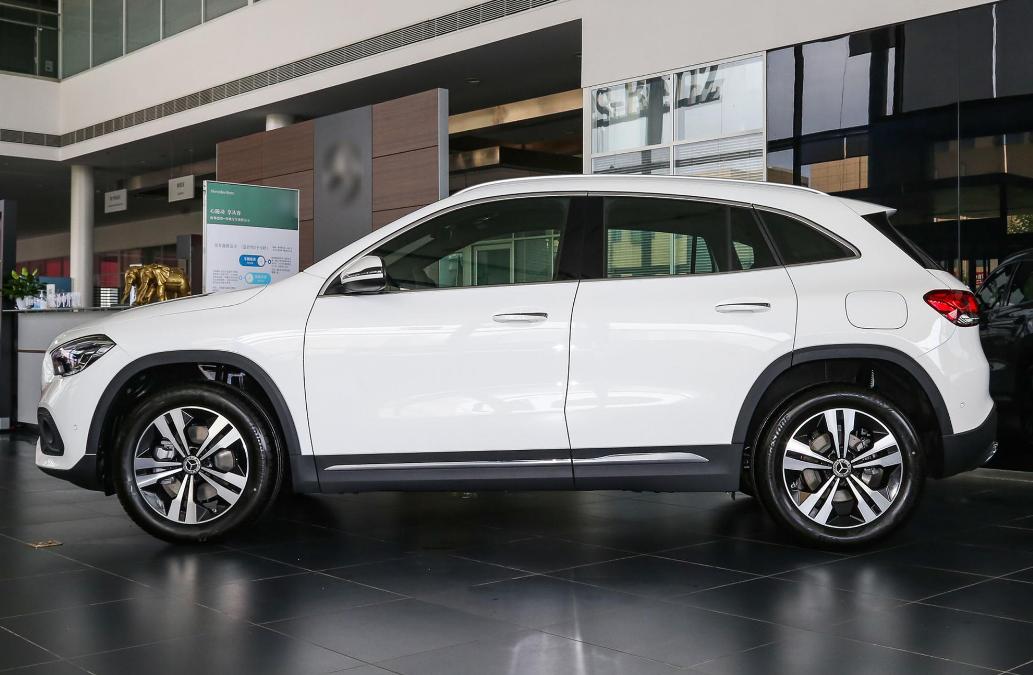 新款奔驰gla升级全景影像,奔驰gla2002022款落地价