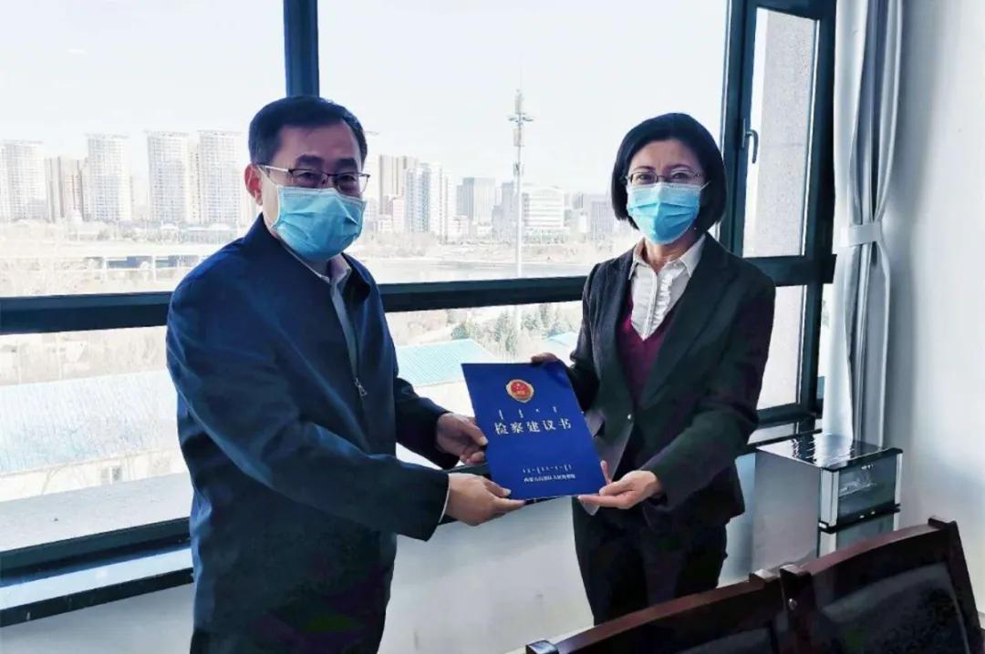 认怂道歉视频,青岛外国插队事件