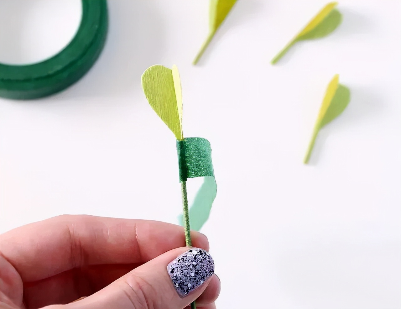 皱纹纸diy手工花朵,手工制作皱纹纸立体花