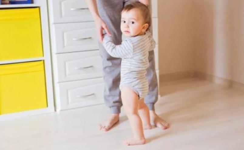 孩子喜欢夹腿、摩擦*体下**，除了些行为，家长还要注意以下几点