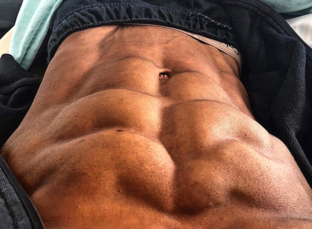 深蹲和硬拉会把屁股练大吗,深蹲和硬拉会把腿练粗