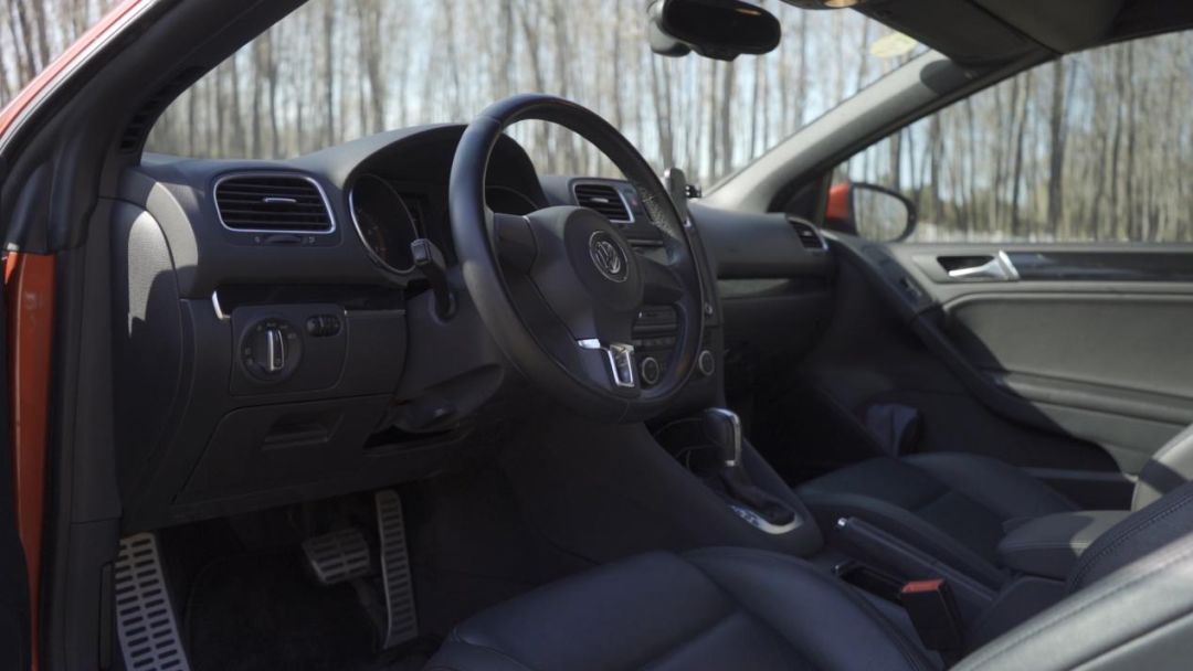 最新款二手高功率高尔夫,二手2.0t大众敞篷高尔夫