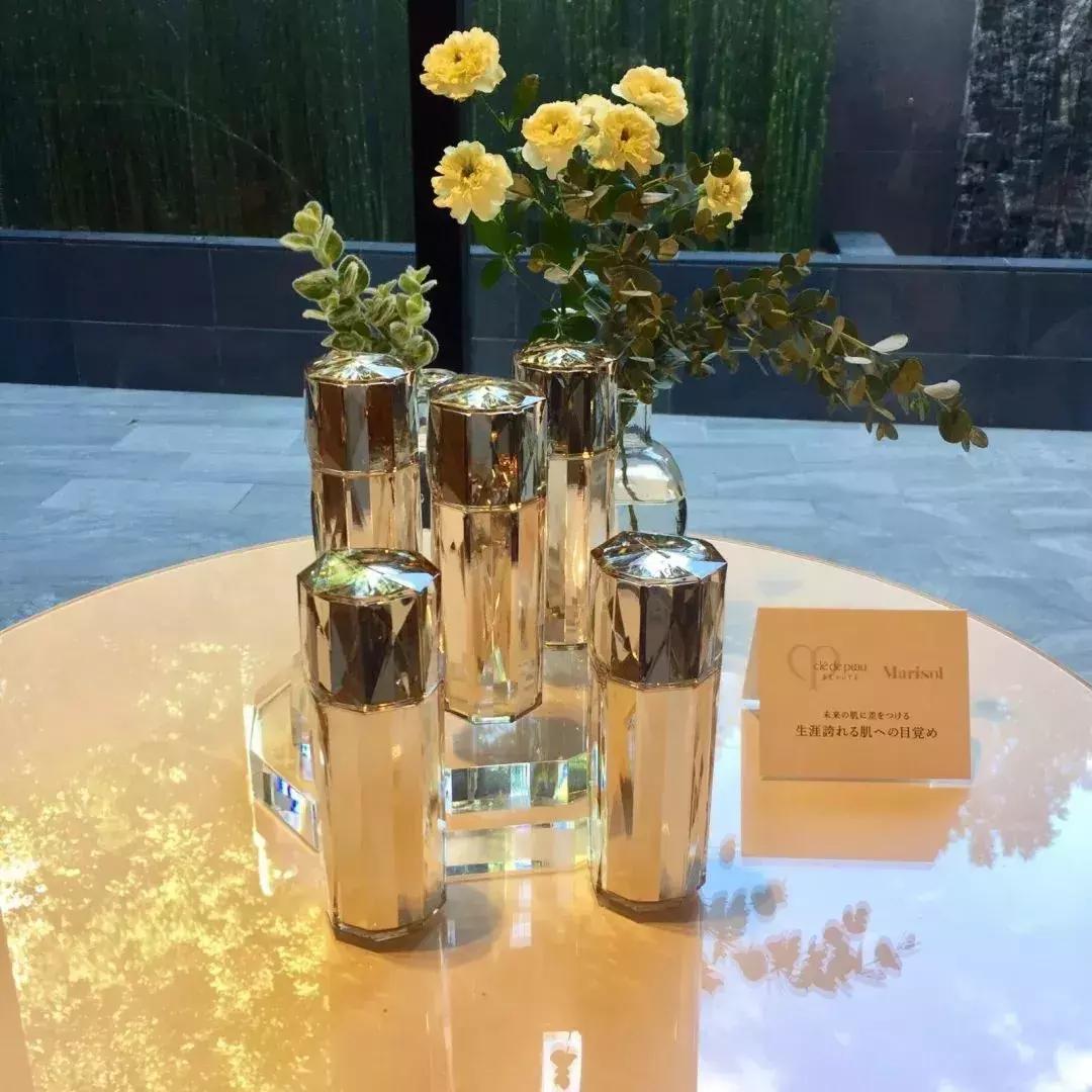 肌底精华该在护肤水前用还是后用,雪花秀润致焕活肌底精华露怎么用