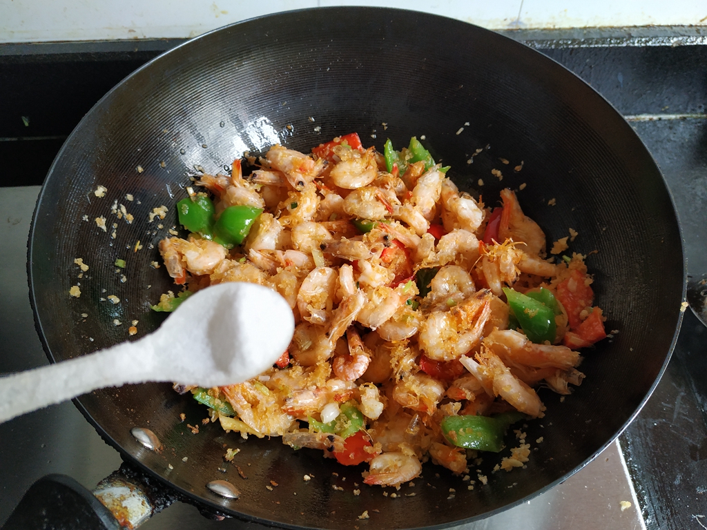 避风塘小海虾怎么做好吃又简单,连云港的海虾怎么做着吃